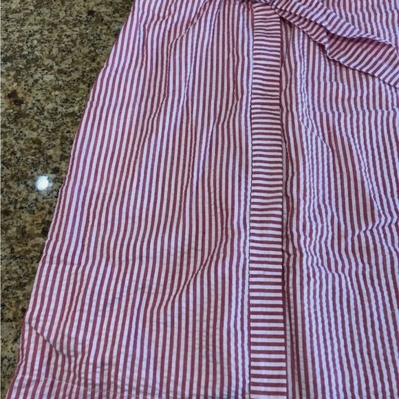 Vineyard Vines Pink and White Seersucker Twist Front Dress - Picture 12 of 14